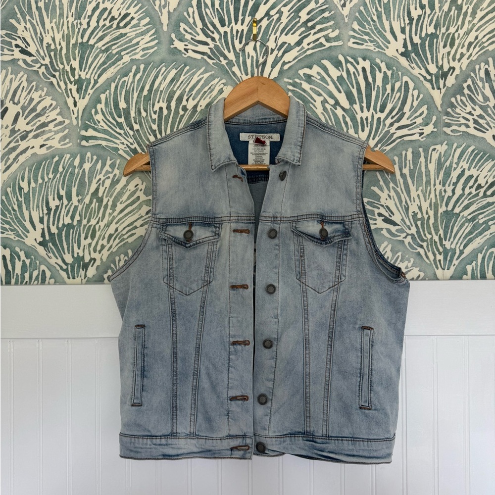 Stetson Women’s Light Denim Cowgirl Horseshoe Vest in Women’s Medium